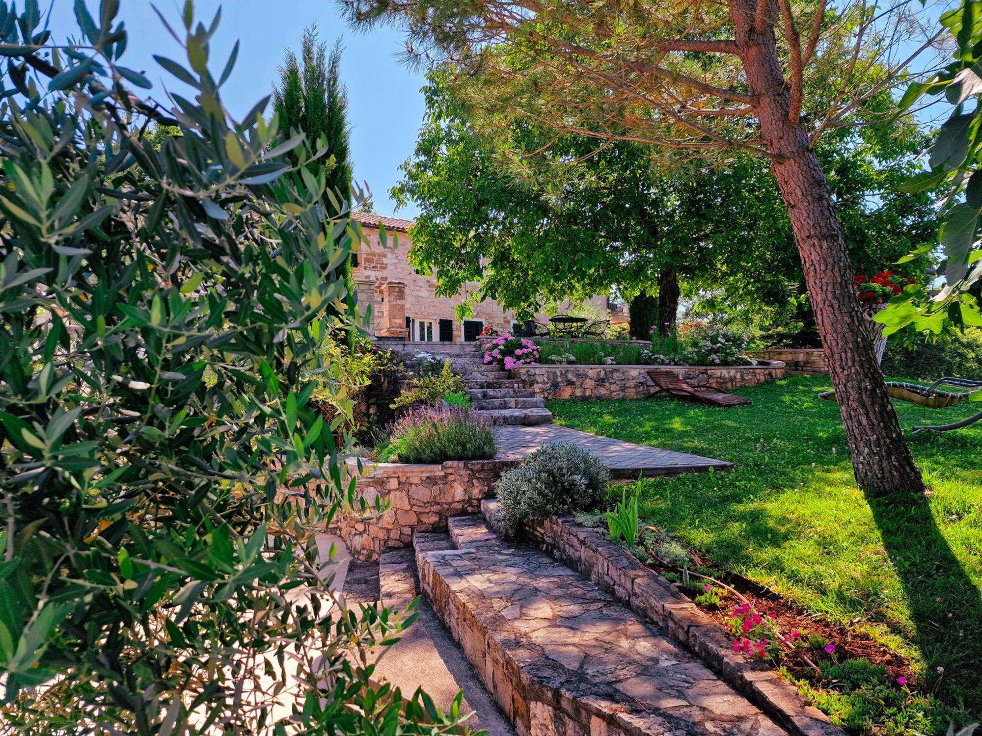 Oprtalj Stancija Ruseti Bed & Breakfast エクステリア 写真
