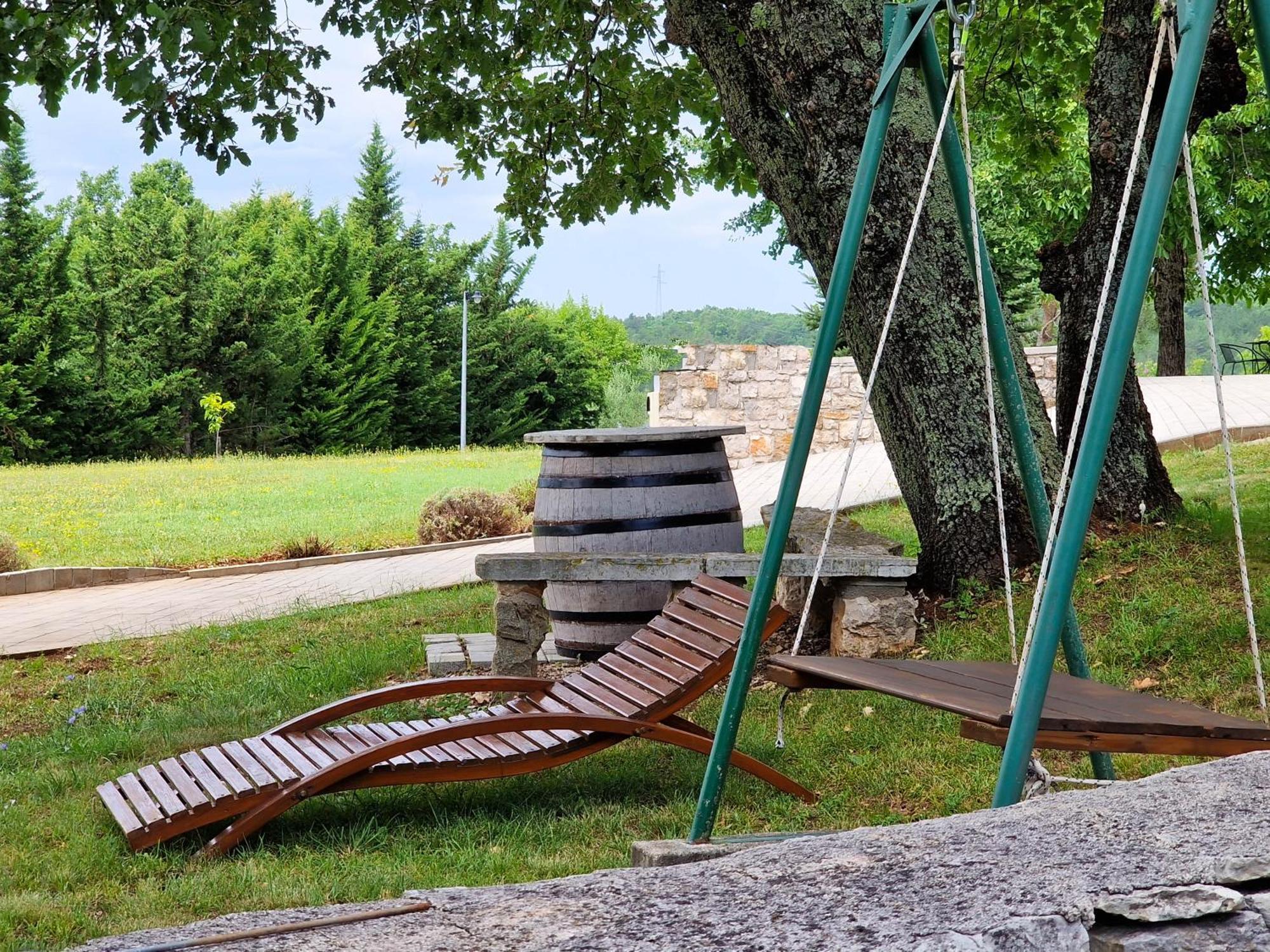 Oprtalj Stancija Ruseti Bed & Breakfast エクステリア 写真