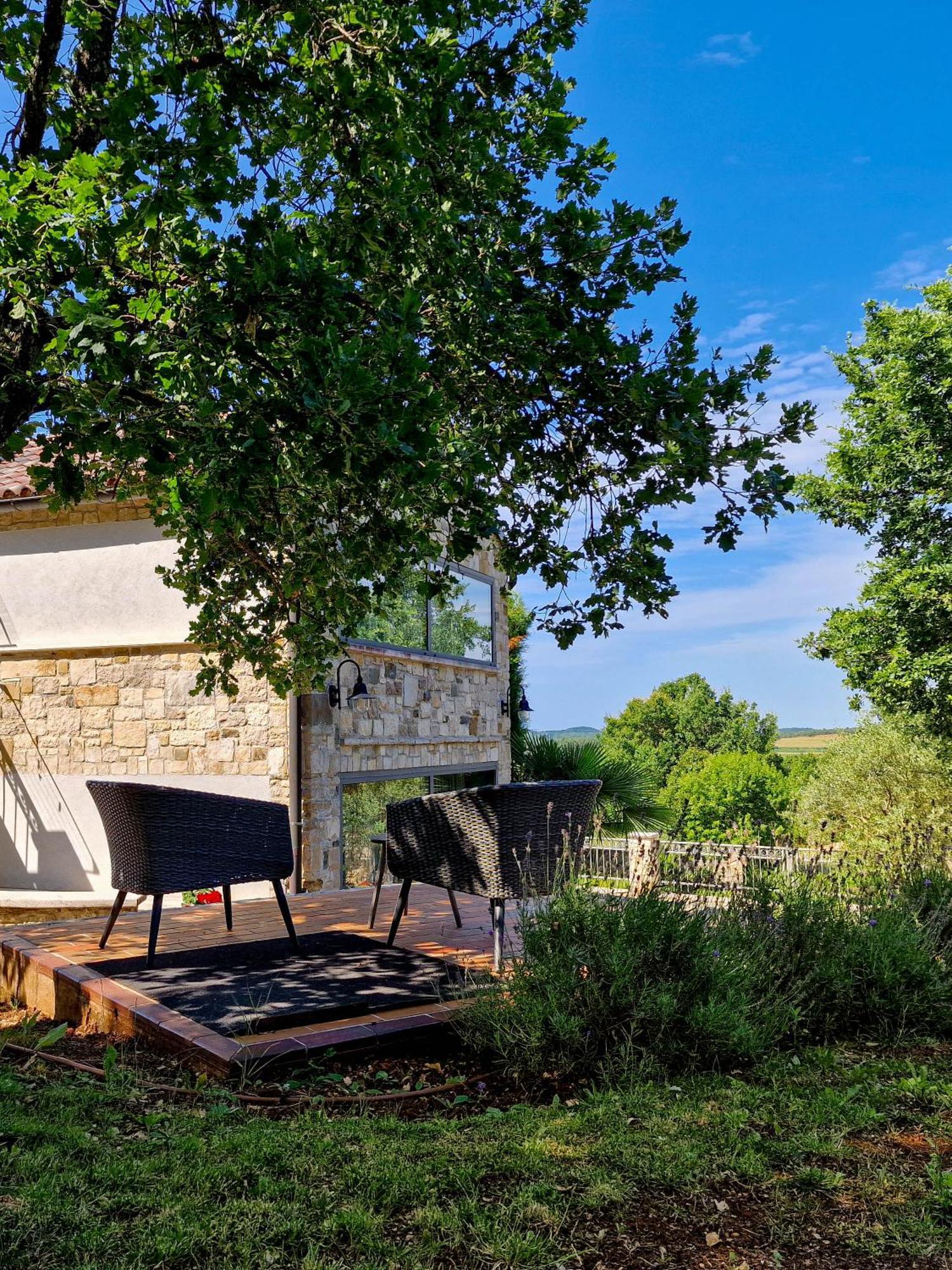 Oprtalj Stancija Ruseti Bed & Breakfast エクステリア 写真
